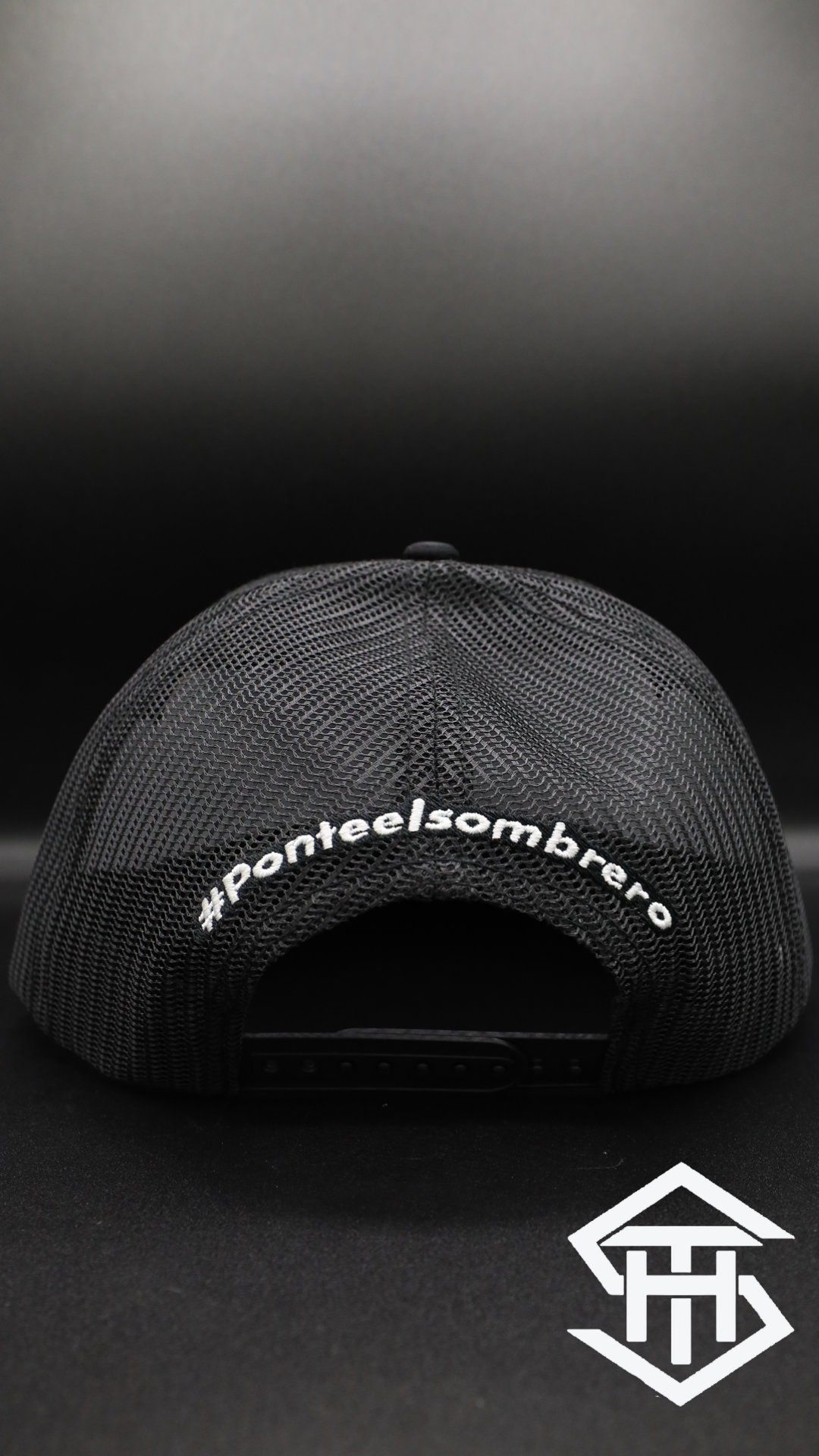 Arte Charra Black/White FlatBill SnapBack