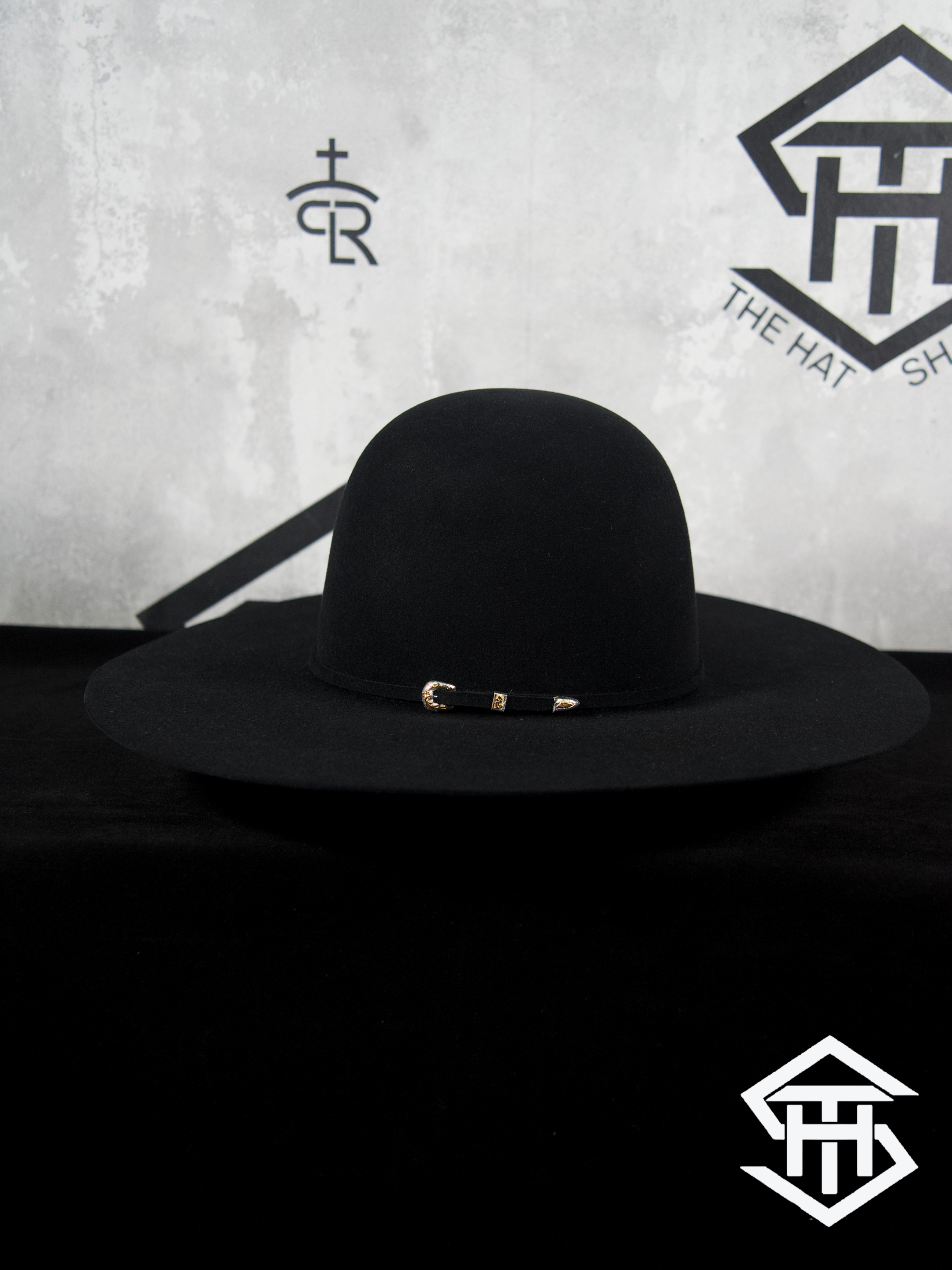20x Serratelli " Black " Regular Crown / 5in. Brim