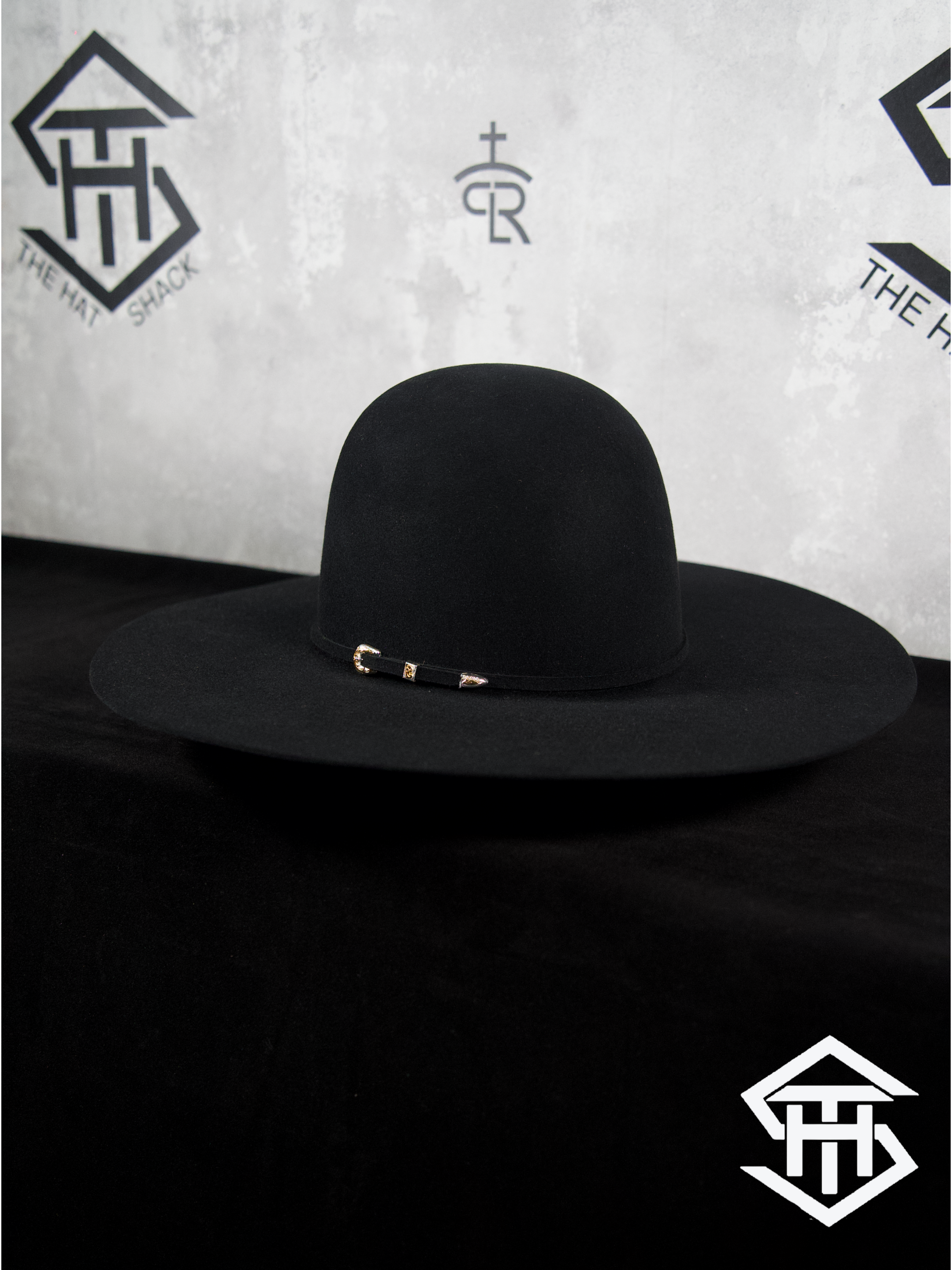 20x Serratelli " Black " Regular Crown / 5in. Brim