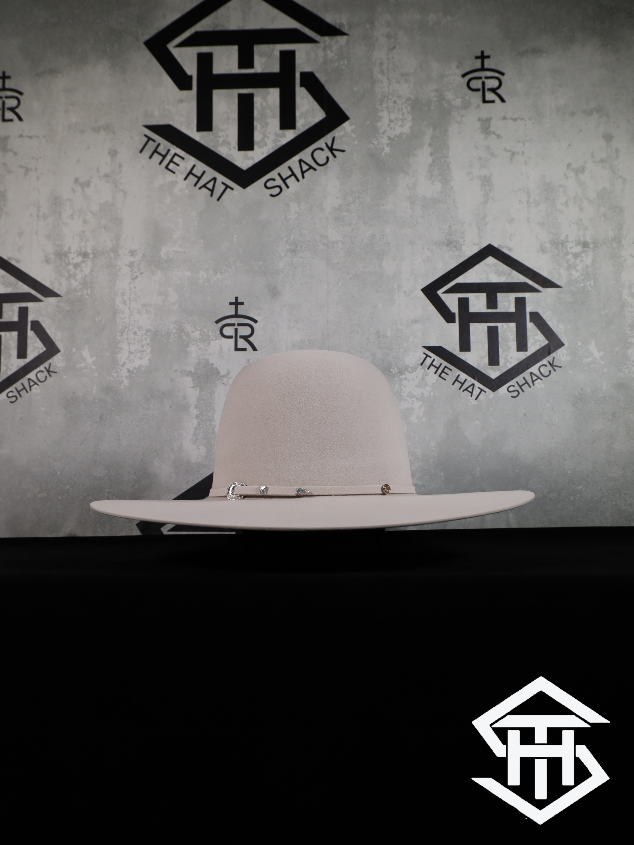 20x Tacchino Silverbelly Regular Crown / 4.5in. Brim