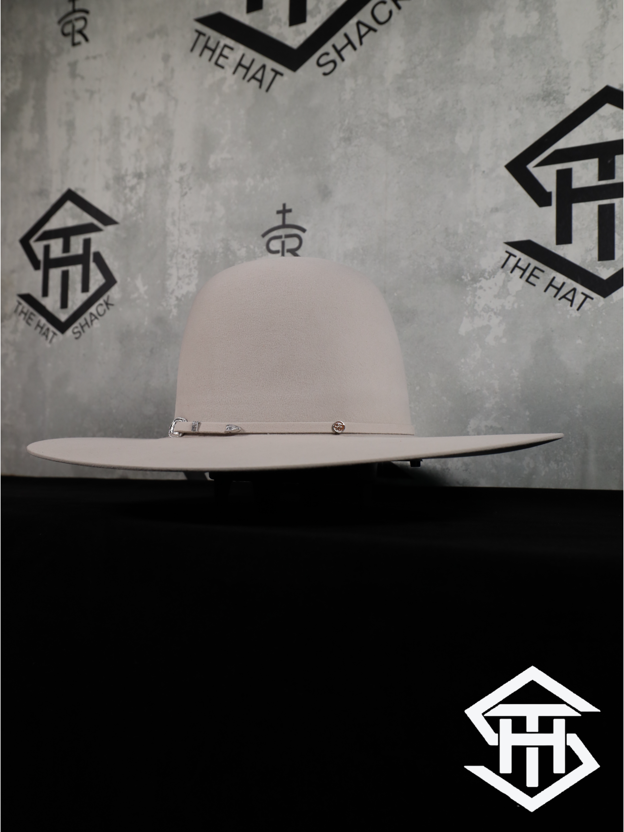 20x Tacchino Silverbelly Regular Crown / 4.5in. Brim