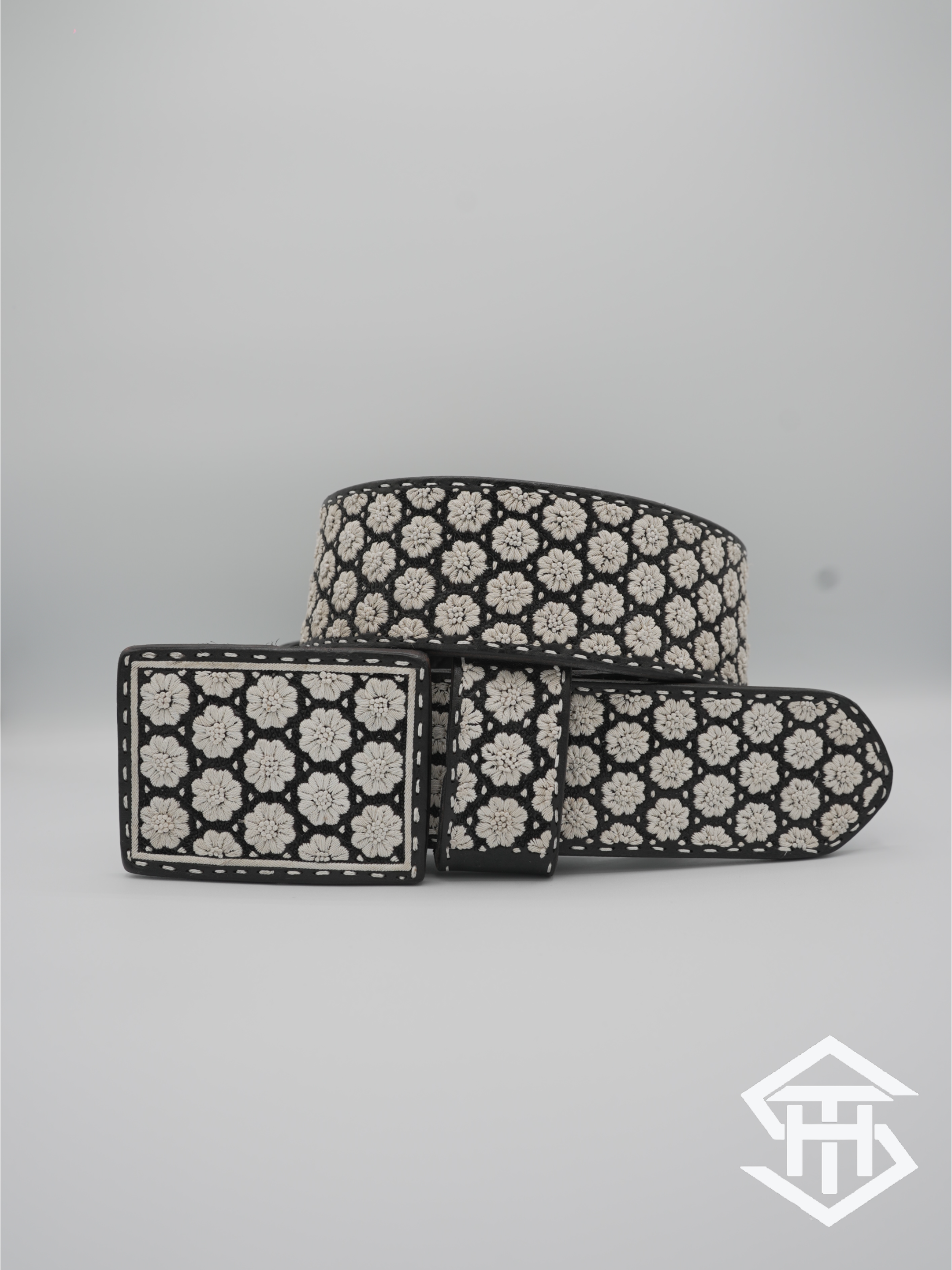Cintó Piteado Mil flores (Black)  2.25in” Wide