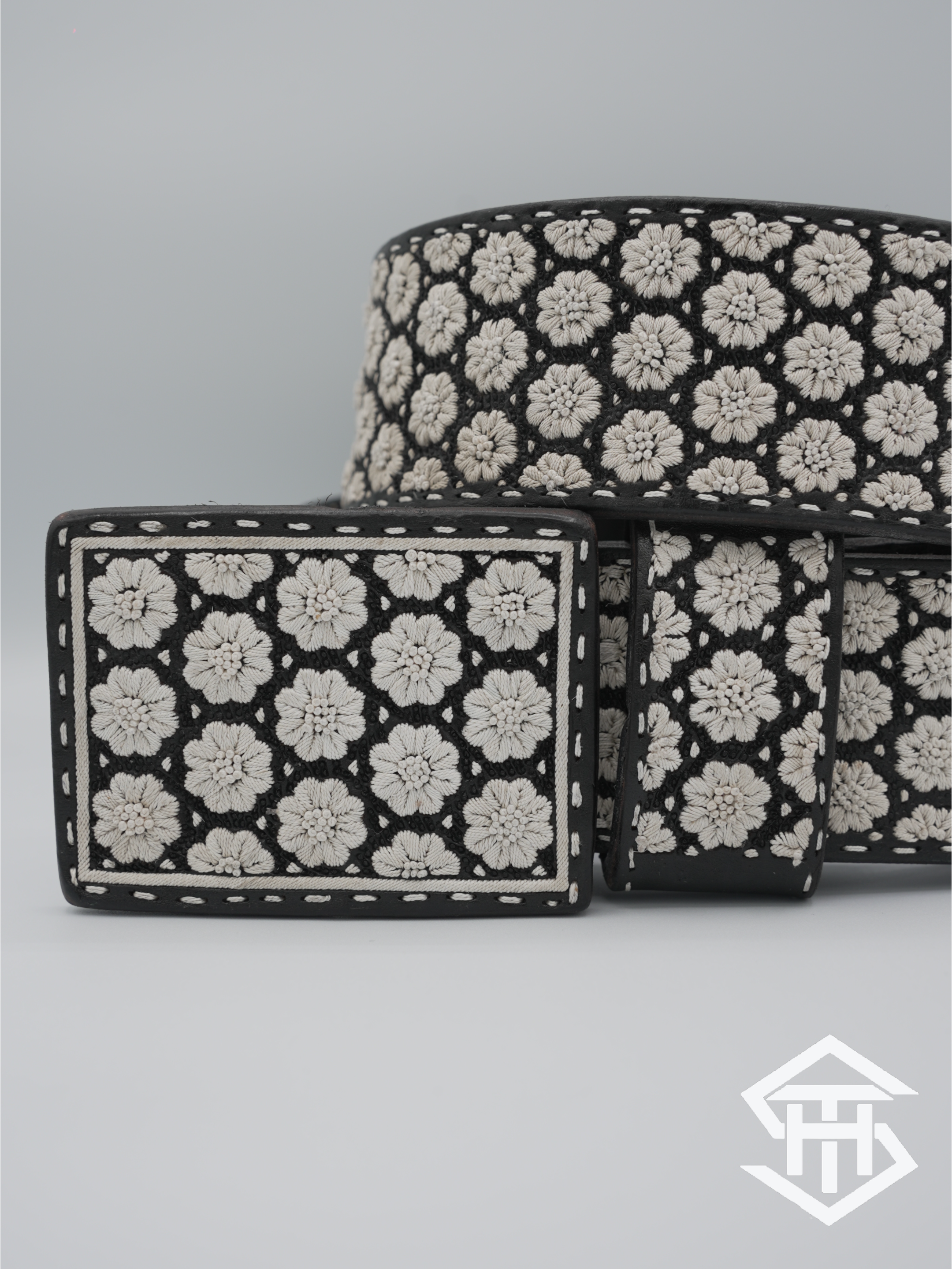 Cintó Piteado Mil flores (Black)  2.25in” Wide