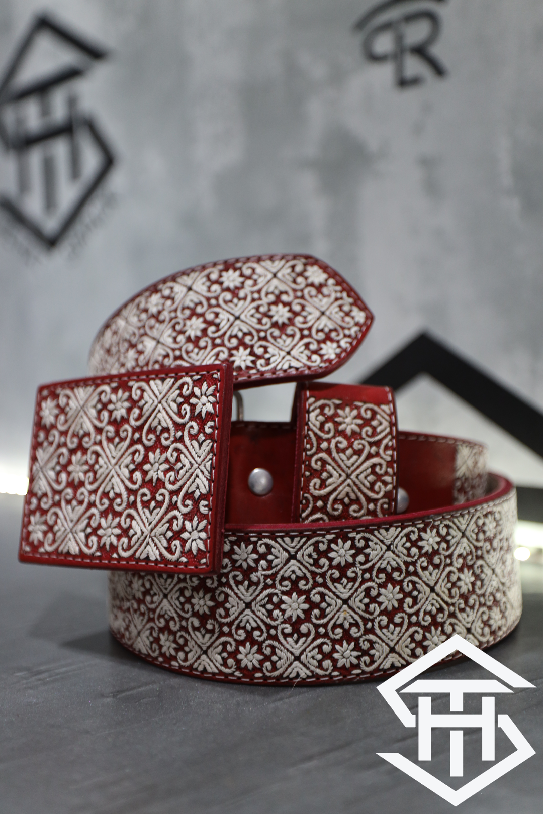 Cinto Piteado " Corazones " Vino / 2.25in. Wide